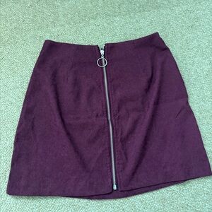 Elegant Burgundy Zipper Skirt